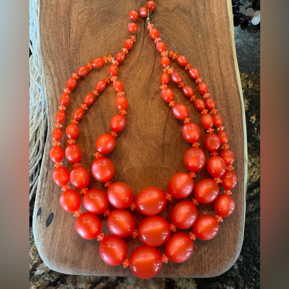 Elegant Orange Beaded Necklace - Picture 5 of 6